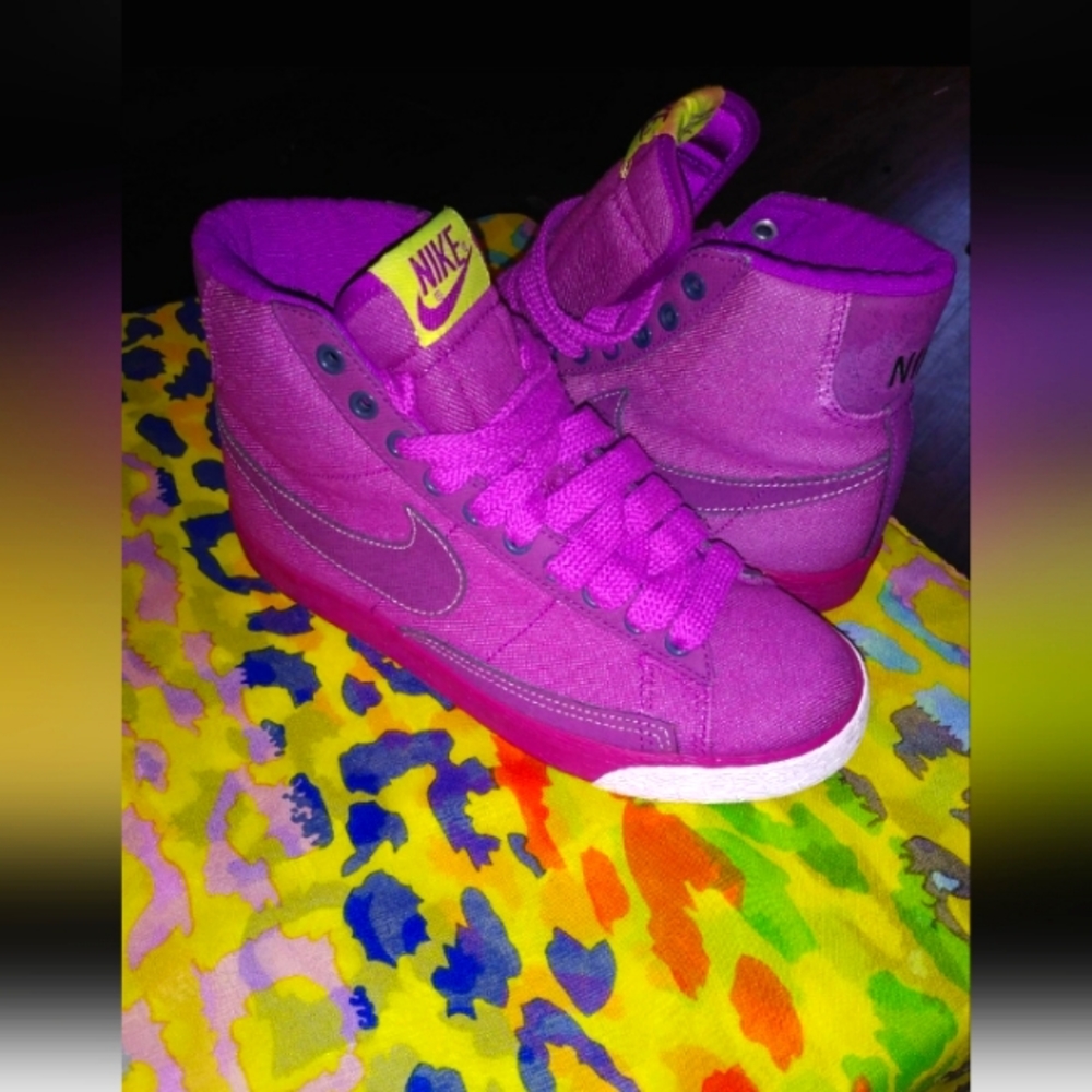 Women's Nike blazers size 6